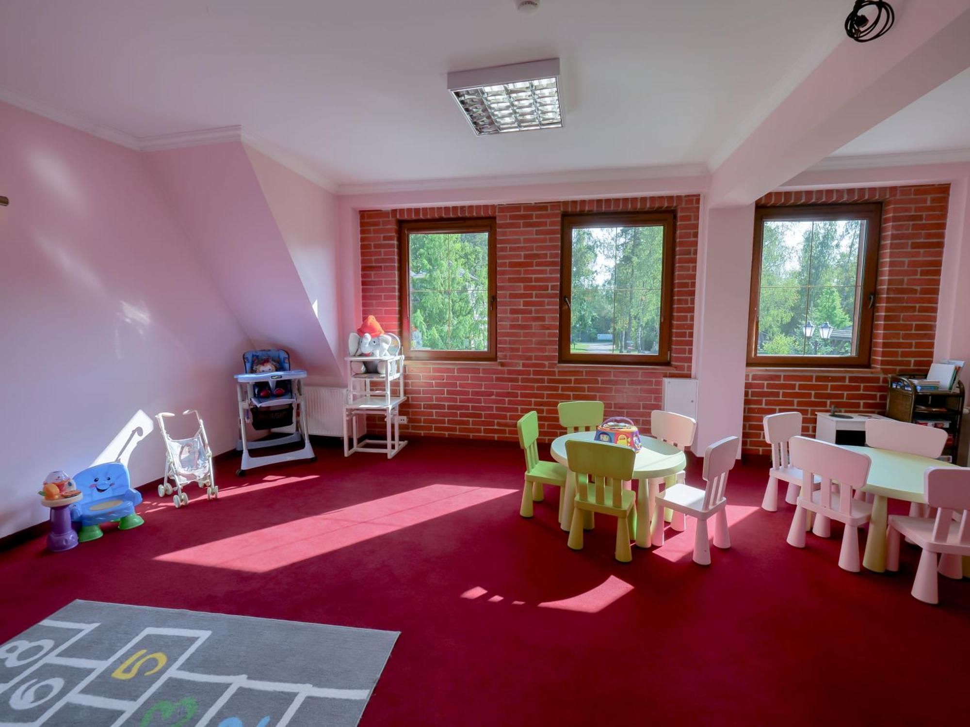 Hotel Szymbark Шимбарк Экстерьер фото