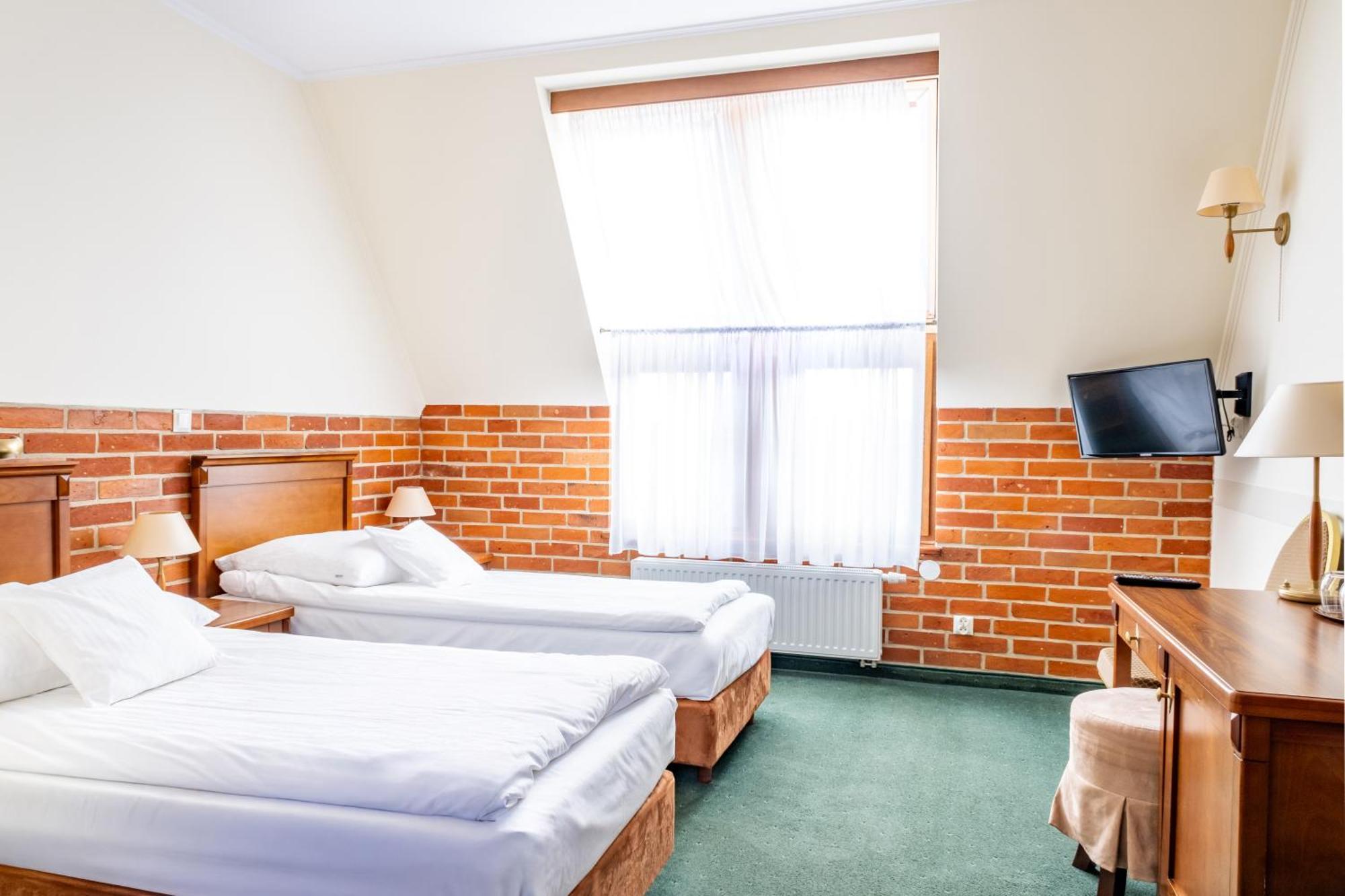 Hotel Szymbark Шимбарк Экстерьер фото