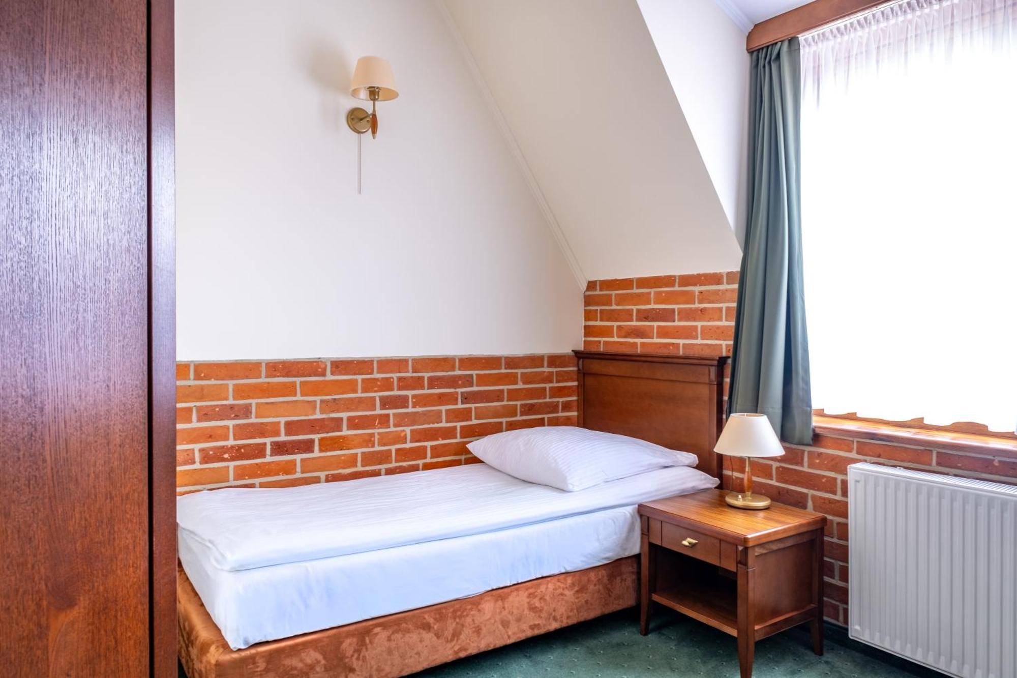 Hotel Szymbark Шимбарк Экстерьер фото
