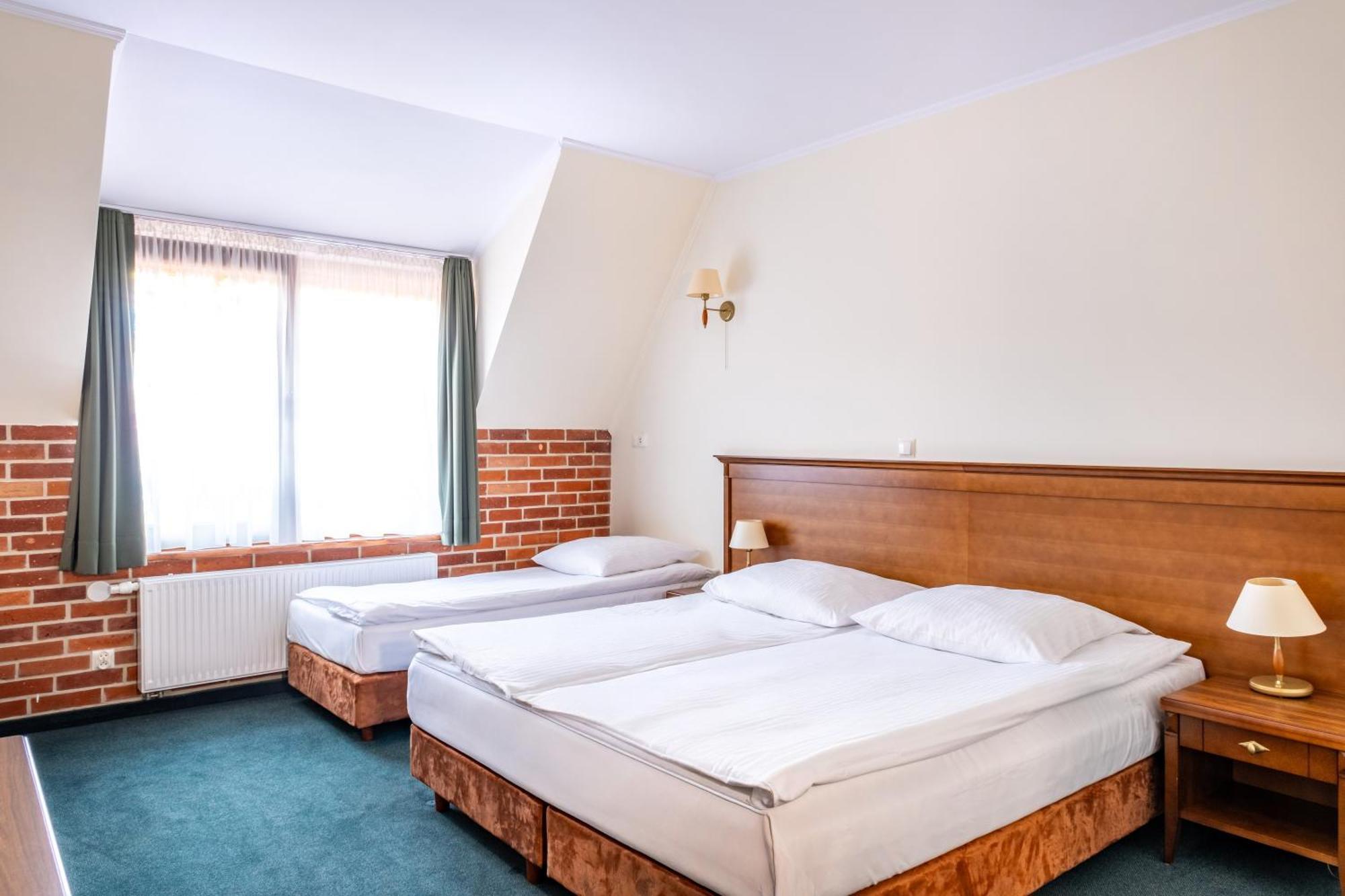 Hotel Szymbark Шимбарк Экстерьер фото
